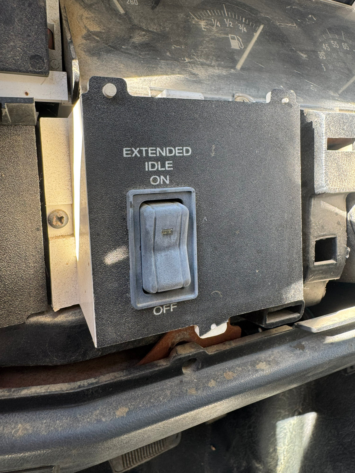 1991 - 1996 Cherokee extended idle switch POLICE PACKAGE